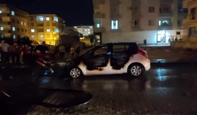 Şanlıurfa’da seyir halindeki otomobil alev aldı