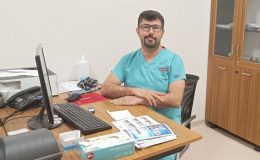 Yeni doktor hasta kabulüne başladı!