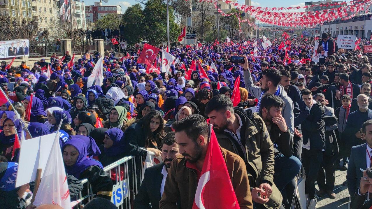 Şanlıurfa’da Yediden Refah Partisi mitingi katılım rekoru kırdı