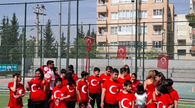 Şanlıurfa’da Bayraklar Özel Gereksinimli Yüreklerle Dalgalandı