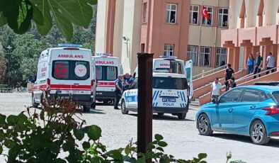 Şanlıurfa’da 10 Öğrenci Gıda Zehirlenmesi Şüphesiyle Hastaneye Kaldırıldı
