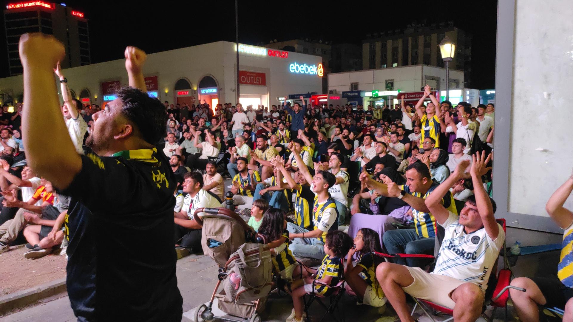 Şanlıurfa’da Final Coşkusu Dev Ekranda Yaşandı