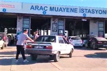 Muane sırasında bir araç istop eti, sürücü zor anlar yaşadı