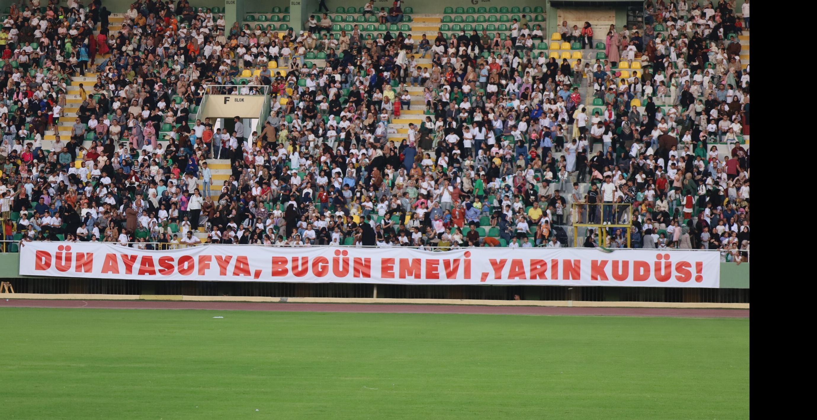 TÜGVA Şanlıurfa’da 30 bin öğrenciyle coşkulu kapanış töreni düzenledi